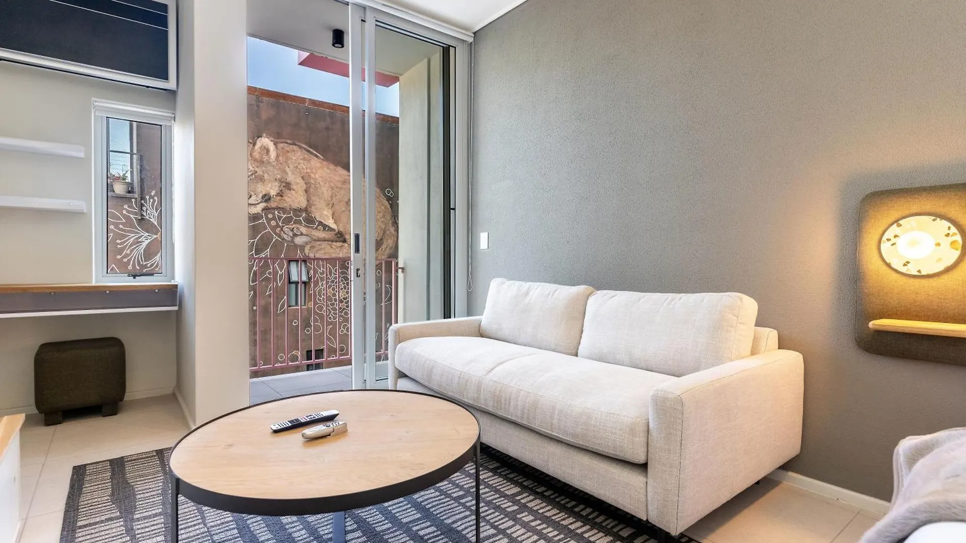 The Rose 206 - Modern Studio Apartment With Pool Κέιπ Τάουν Νότια Αφρική